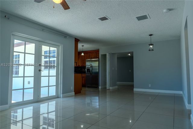 4513 Blue Pine Cir, Lake Worth, FL 33463