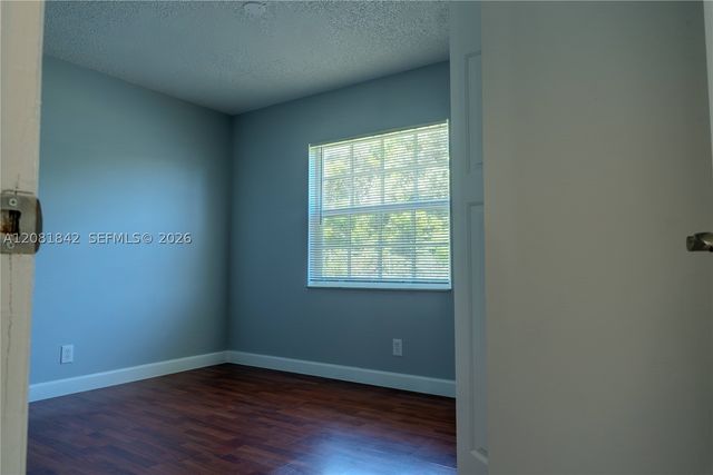 4513 Blue Pine Cir, Lake Worth, FL 33463