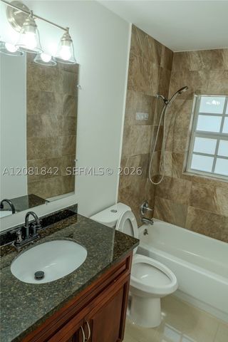 4513 Blue Pine Cir, Lake Worth, FL 33463