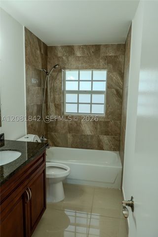 4513 Blue Pine Cir, Lake Worth, FL 33463