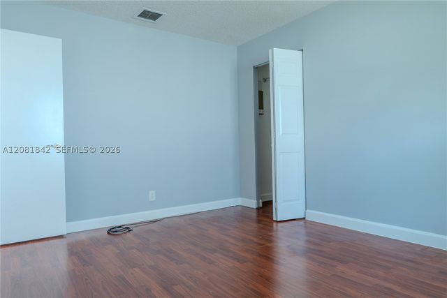 4513 Blue Pine Cir, Lake Worth, FL 33463