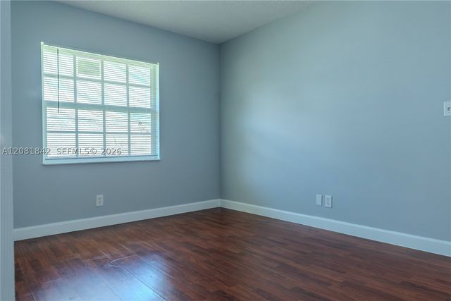 4513 Blue Pine Cir, Lake Worth, FL 33463