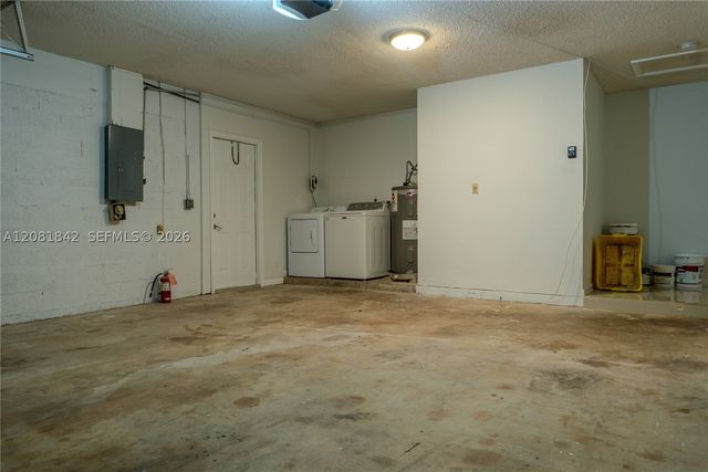 4513 Blue Pine Cir, Lake Worth, FL 33463