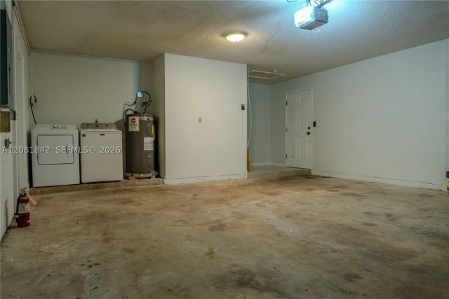 4513 Blue Pine Cir, Lake Worth, FL 33463