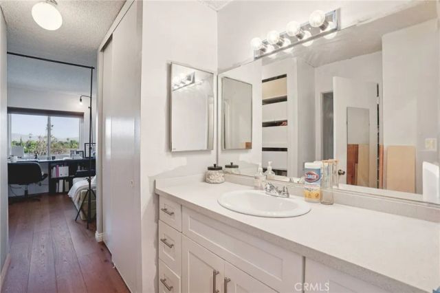 5460 White Oak C315, Encino, CA 91316