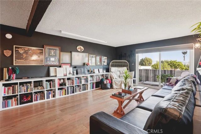 5460 White Oak C315, Encino, CA 91316