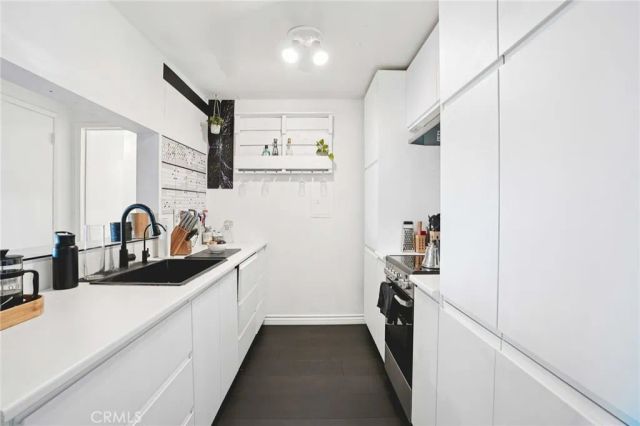 5460 White Oak C315, Encino, CA 91316