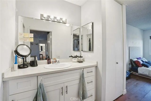 5460 White Oak C315, Encino, CA 91316