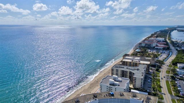 3589 S Ocean Boulevard 10, South Palm Beach, FL 33480