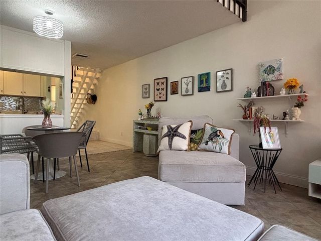 3589 S Ocean Boulevard 10, South Palm Beach, FL 33480