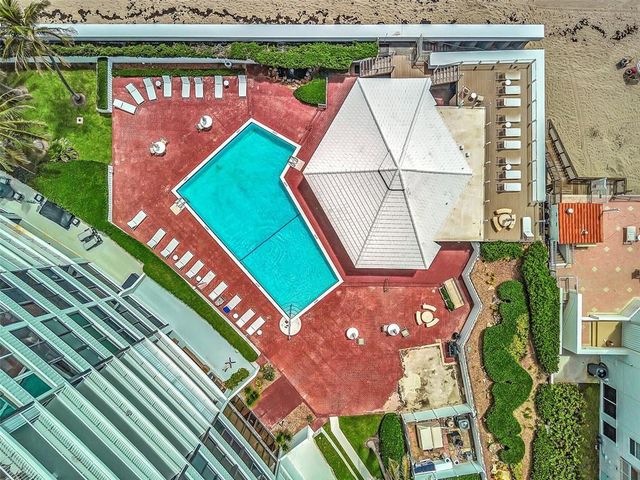 3589 S Ocean Boulevard 10, South Palm Beach, FL 33480