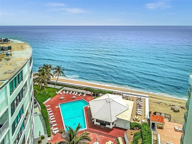 3589 S Ocean Boulevard 10, South Palm Beach, FL 33480