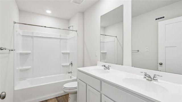 379 Leslie Farms Drive, Connoquenessing Boro, PA 16033