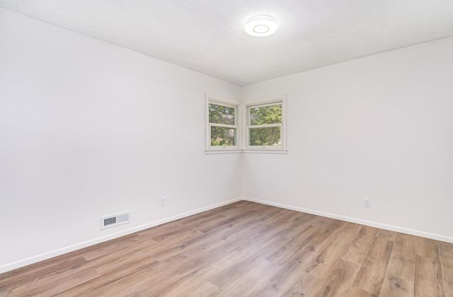 8445 10th Avenue S, Bloomington, MN 55420