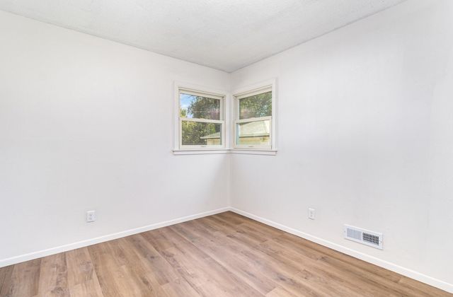 8445 10th Avenue S, Bloomington, MN 55420