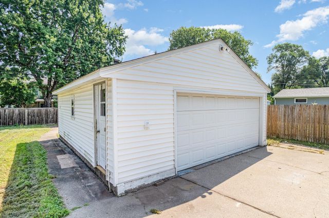 8445 10th Avenue S, Bloomington, MN 55420