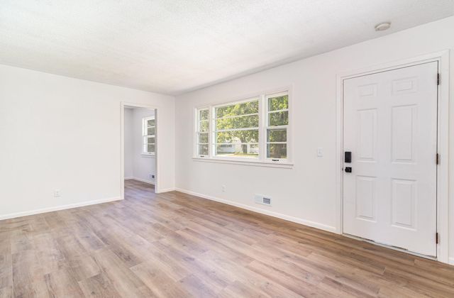 8445 10th Avenue S, Bloomington, MN 55420