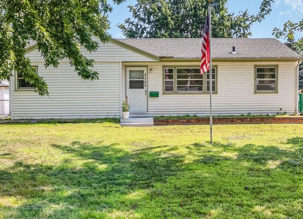 8445 10th Avenue S, Bloomington, MN 55420