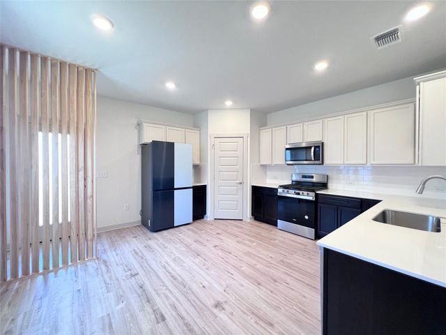 2108 Daleside LN, Austin, TX 78754