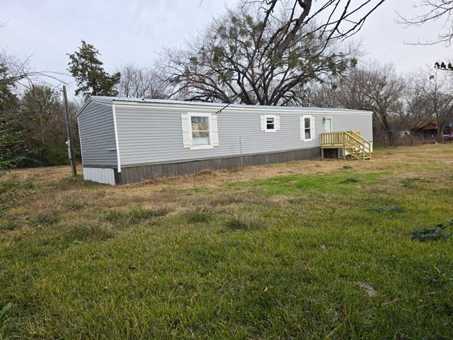 1201 S Patterson Street, Campbell, TX 75422