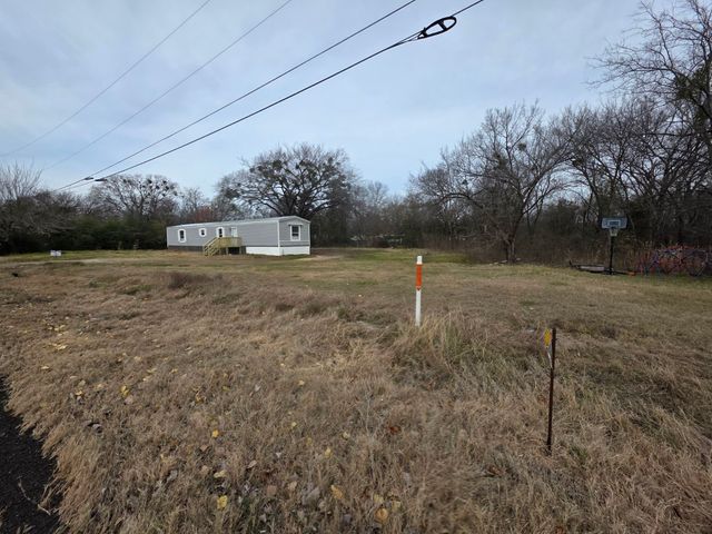 1201 S Patterson Street, Campbell, TX 75422