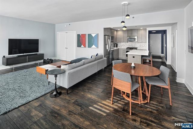 1025 Maxwell Lane 1104, Hoboken, NJ 07030