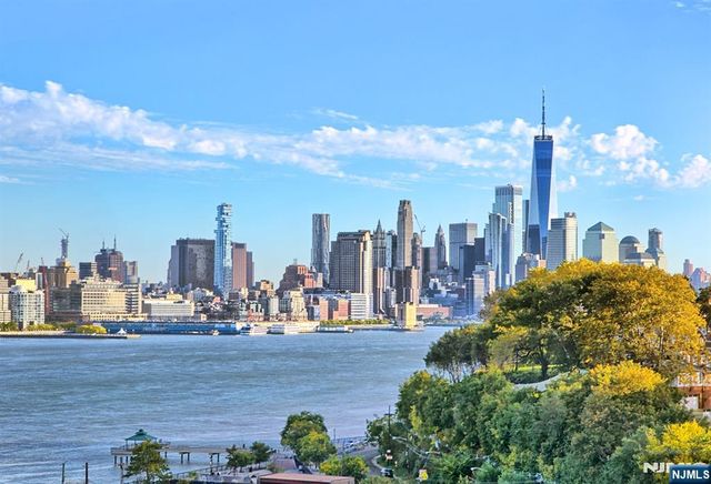 1025 Maxwell Lane 1104, Hoboken, NJ 07030