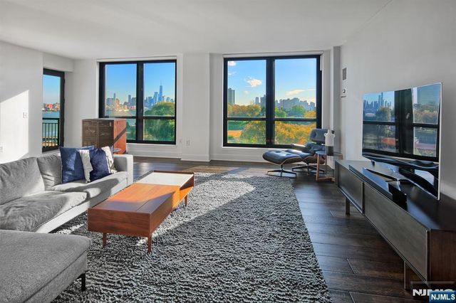 1025 Maxwell Lane 1104, Hoboken, NJ 07030