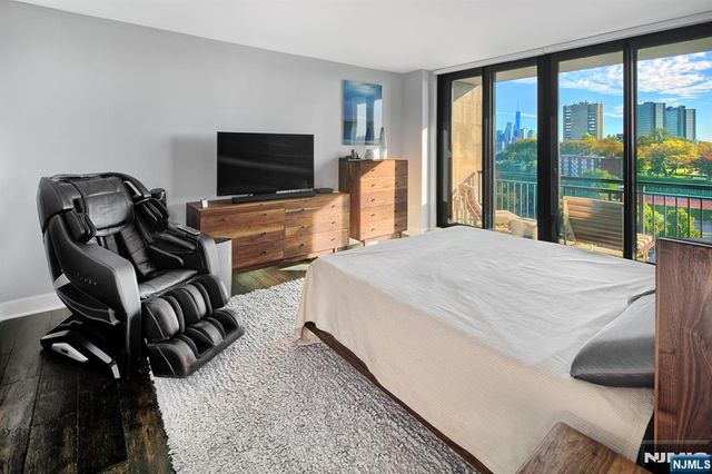 1025 Maxwell Lane 1104, Hoboken, NJ 07030