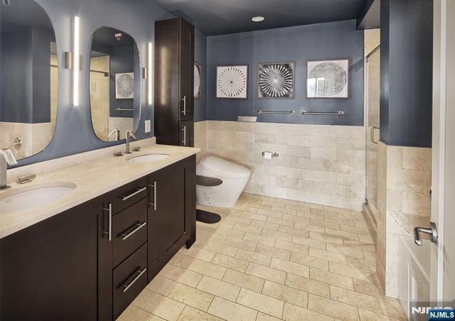 1025 Maxwell Lane 1104, Hoboken, NJ 07030