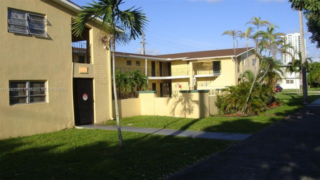 2285 NE 172nd St, North Miami Beach, FL 33160