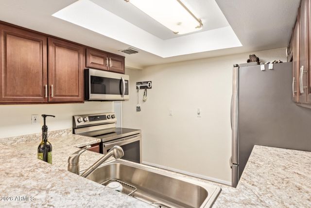 5222 E TAMBLO Drive, Phoenix, AZ 85044