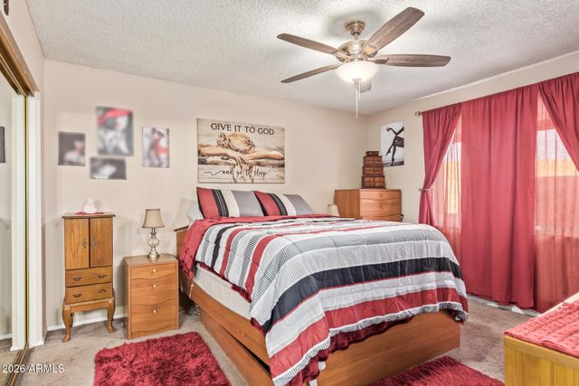 5222 E TAMBLO Drive, Phoenix, AZ 85044