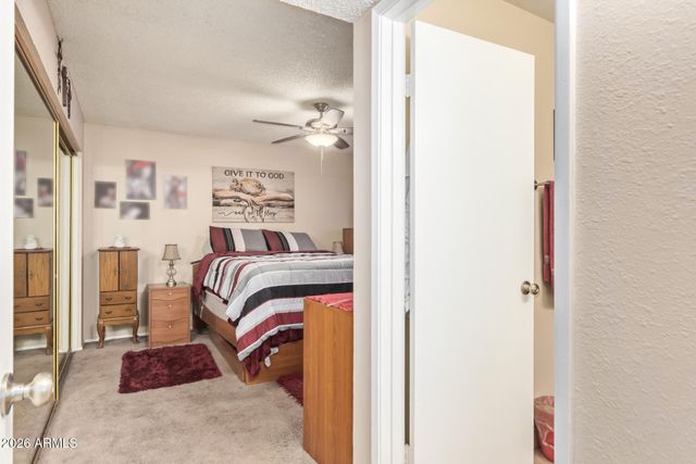 5222 E TAMBLO Drive, Phoenix, AZ 85044