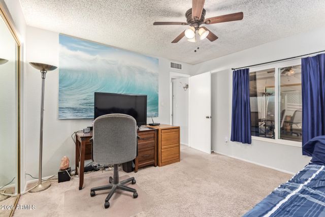 5222 E TAMBLO Drive, Phoenix, AZ 85044