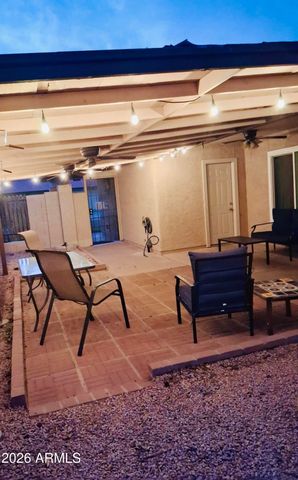 5222 E TAMBLO Drive, Phoenix, AZ 85044