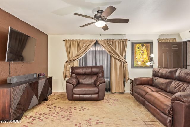 5222 E TAMBLO Drive, Phoenix, AZ 85044