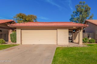 5222 E TAMBLO Drive, Phoenix, AZ 85044