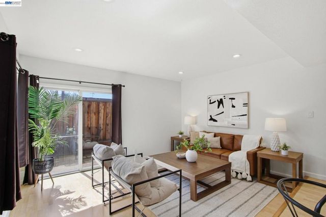 6010 Peppertree Ct, Newark, CA 94560