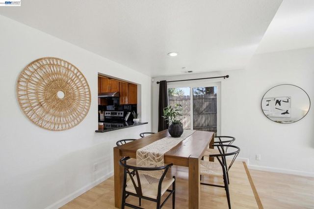 6010 Peppertree Ct, Newark, CA 94560