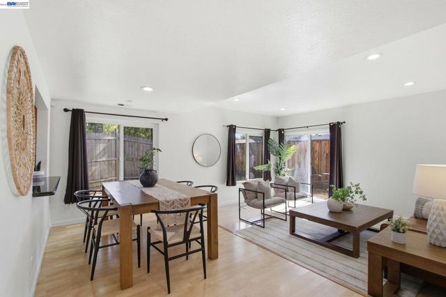 6010 Peppertree Ct, Newark, CA 94560