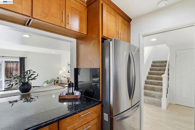 6010 Peppertree Ct, Newark, CA 94560