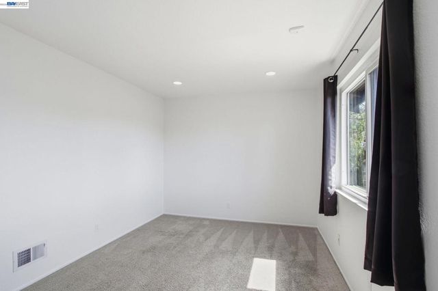 6010 Peppertree Ct, Newark, CA 94560