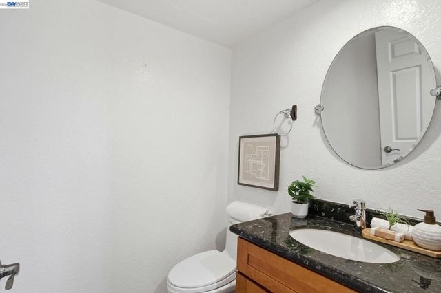 6010 Peppertree Ct, Newark, CA 94560