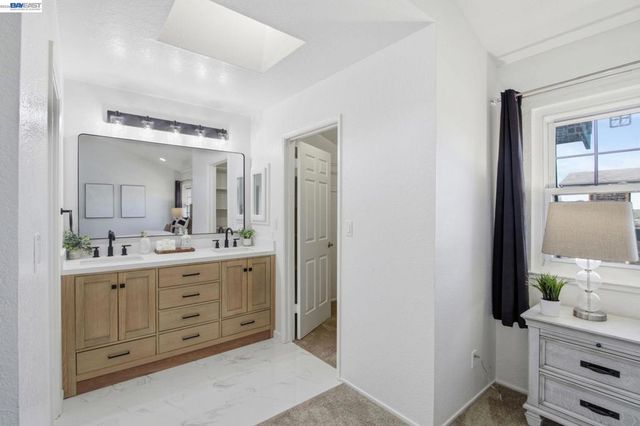 6010 Peppertree Ct, Newark, CA 94560