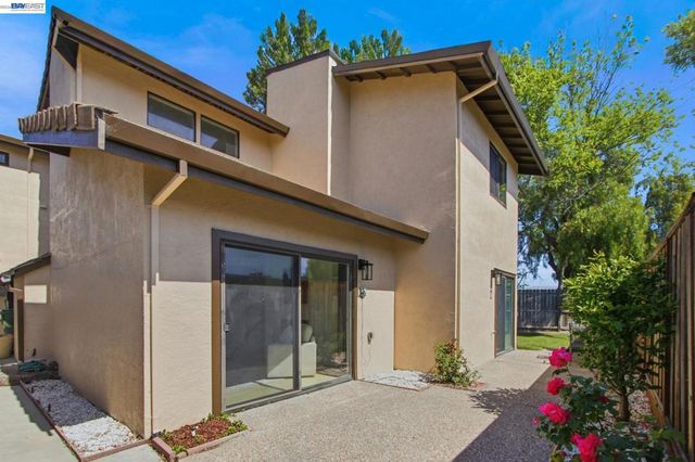 6010 Peppertree Ct, Newark, CA 94560