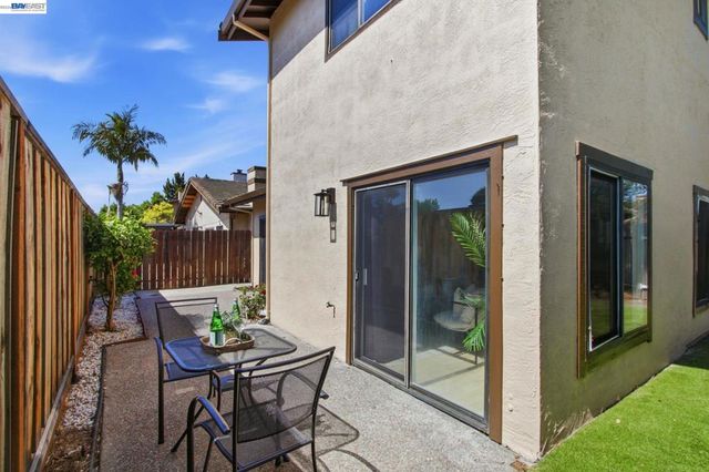 6010 Peppertree Ct, Newark, CA 94560