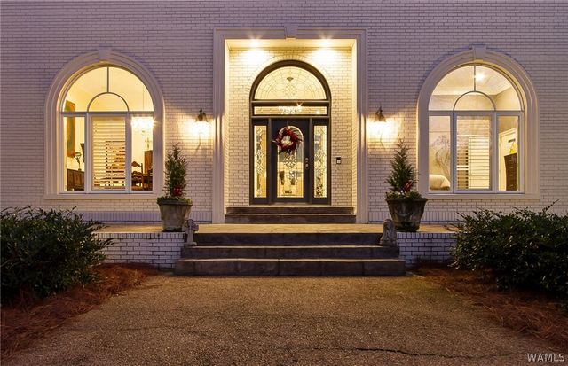 8721 Forrestal NE, Tuscaloosa, AL 35406