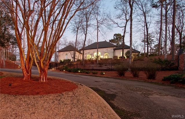 8721 Forrestal NE, Tuscaloosa, AL 35406