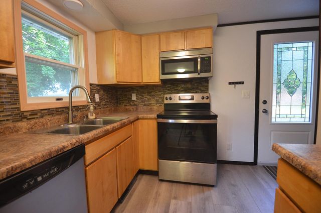 7908 NE Oday Avenue NE, Elk River, MN 55330